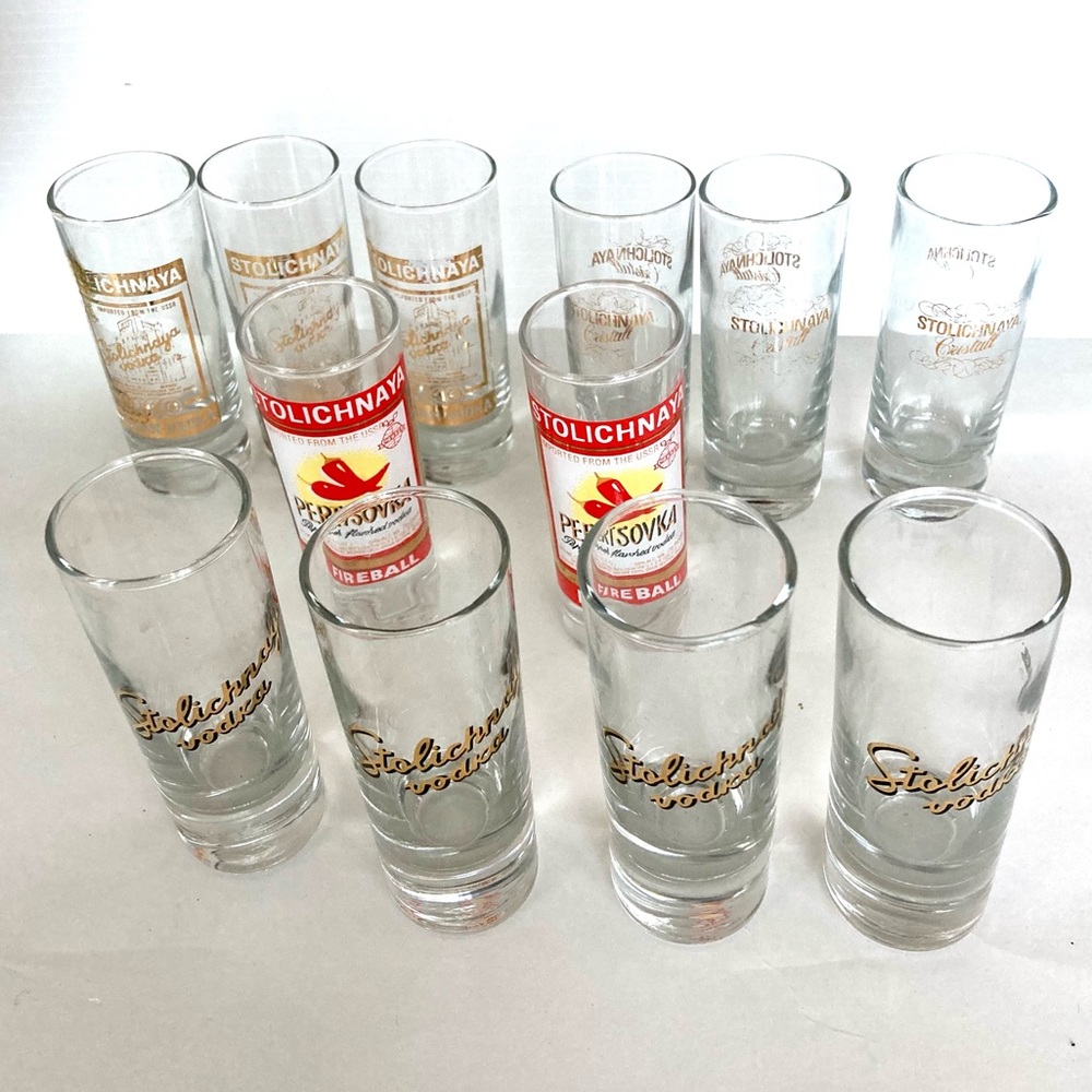 Shot glasses set 12 Stoli shot glasses sold as total 12 clear glass shot glasses
